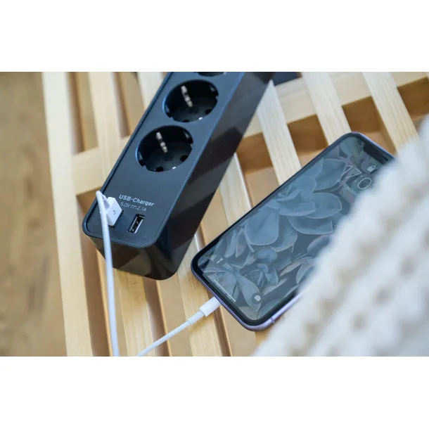 Forlngerdse Strmskinne Forlngerledning med 2 USB og 4 strmstik sort